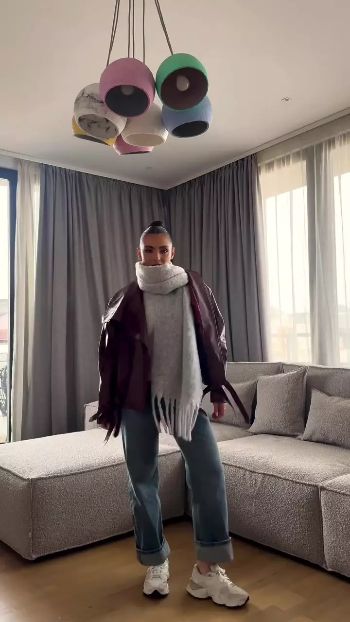 Alexia Eram living apartament (2)