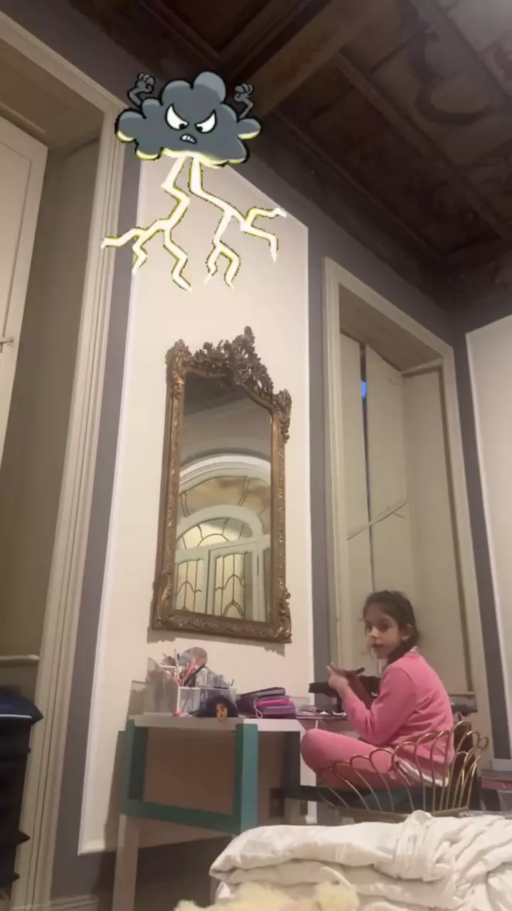 Fiica Mădălinei Ghenea, Charlotte (4)
