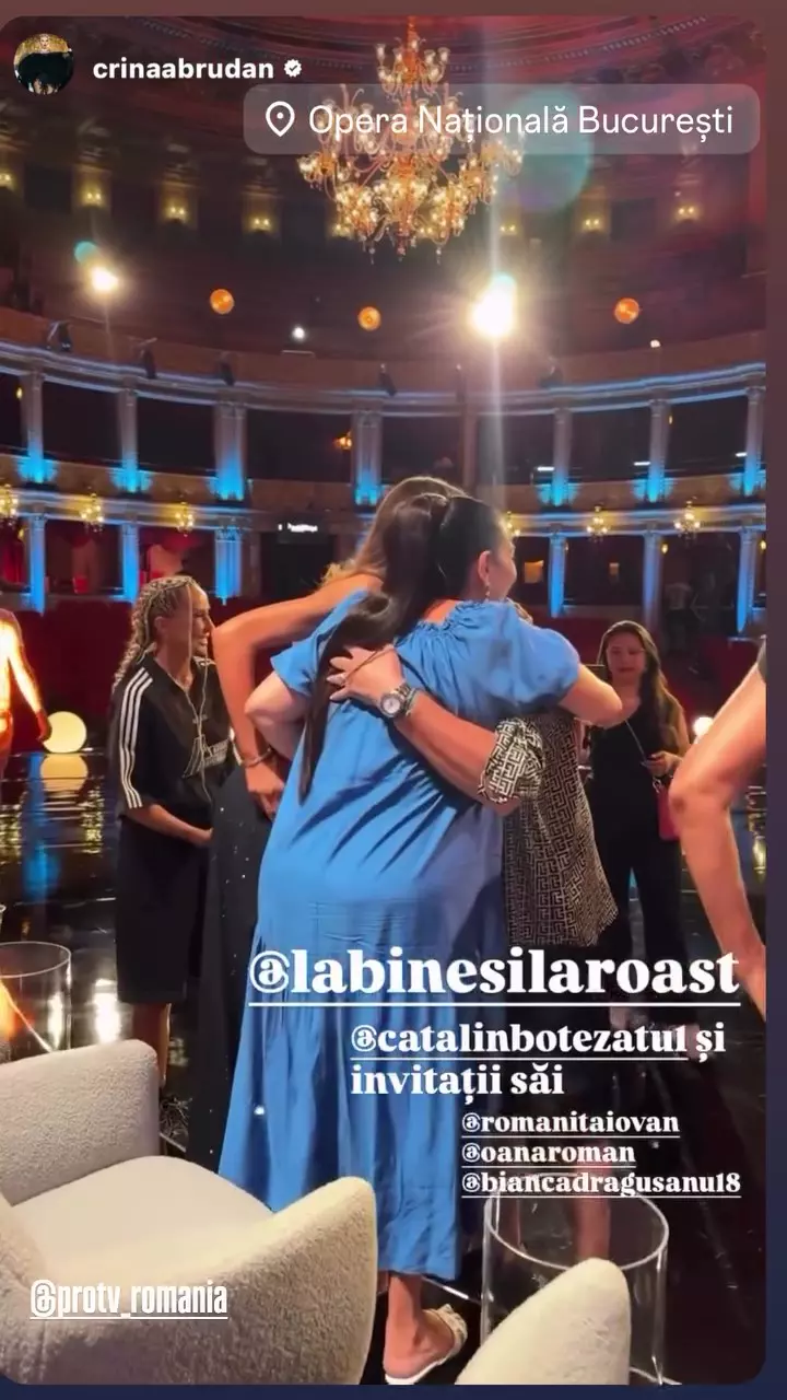 Cătălin Botezatu cu Bianca Drăgușanu și Oana Roman în emisiunea „La Bine și la Roast” de la Pro TV