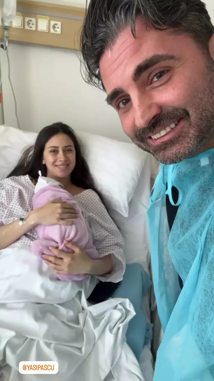 Pepe, soția lui, Yasmine, și fiica lor, Jessica (1)