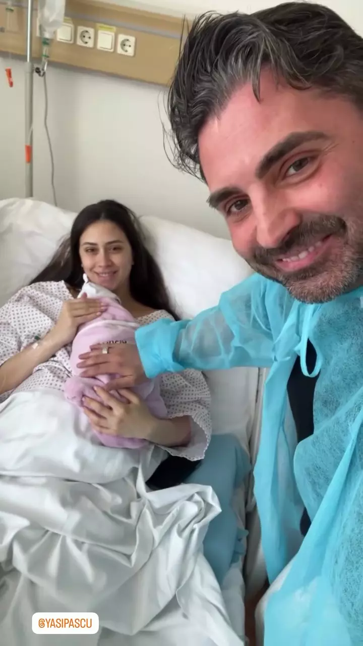 Pepe, soția lui, Yasmine, și fiica lor, Jessica (3)
