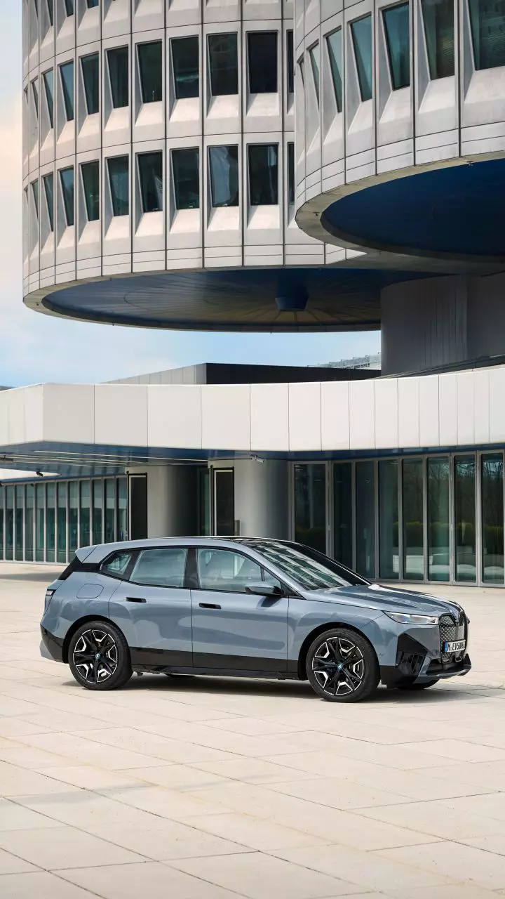 BMW iX si BMW i4 45