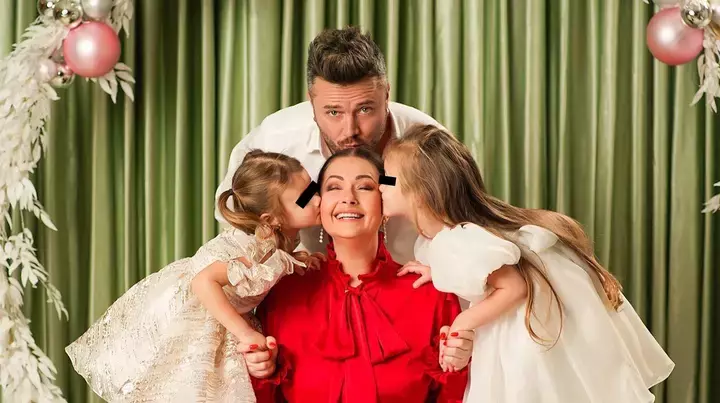 Gabriela Cristea și familia
