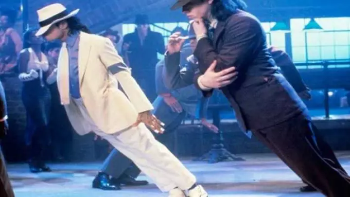Șosetele lui Michael Jackson, scoase la licitație