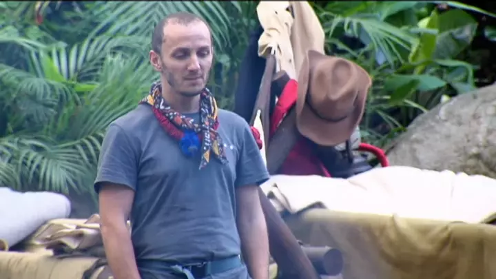 mihai traistariu sunt celebru scoate ma de aici