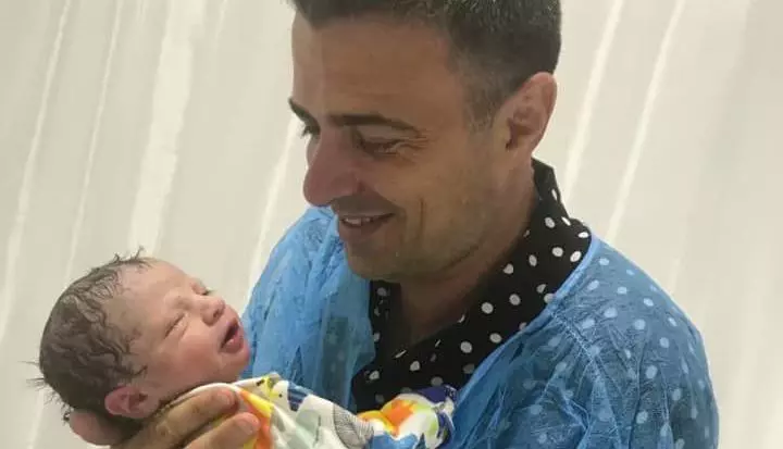 cornel-ilie-de-la-vunk-a-devenit-tatic-de-baiat-a-venit-in-lumea-asta-frumoasa-un-viitor-barbat_1_size19