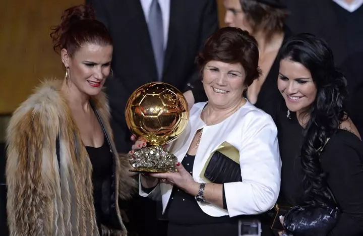 Dolores-Aveiro-y-sus-hijas-Katia-y-Elma1