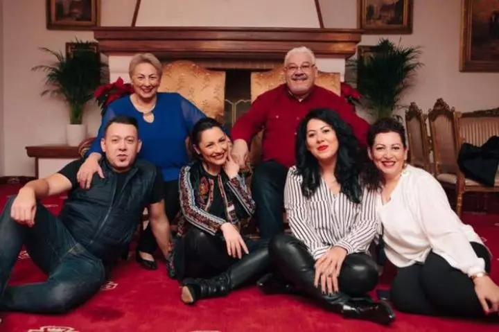 andra si familia ei