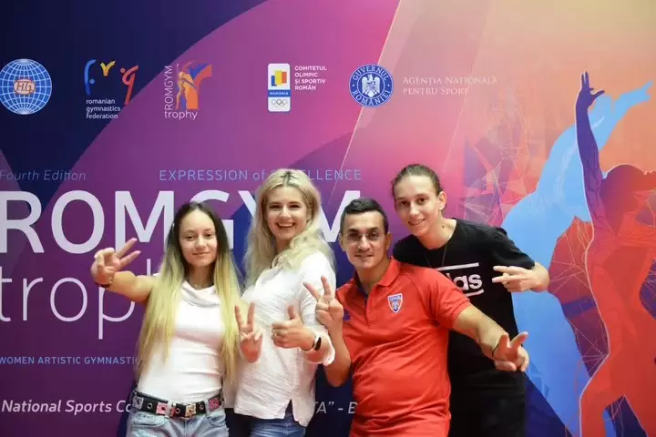 Marian Drăgulescu, logodnica lui, Simona Carmen, și copiii fostului gimnast, Beatrice și Richard