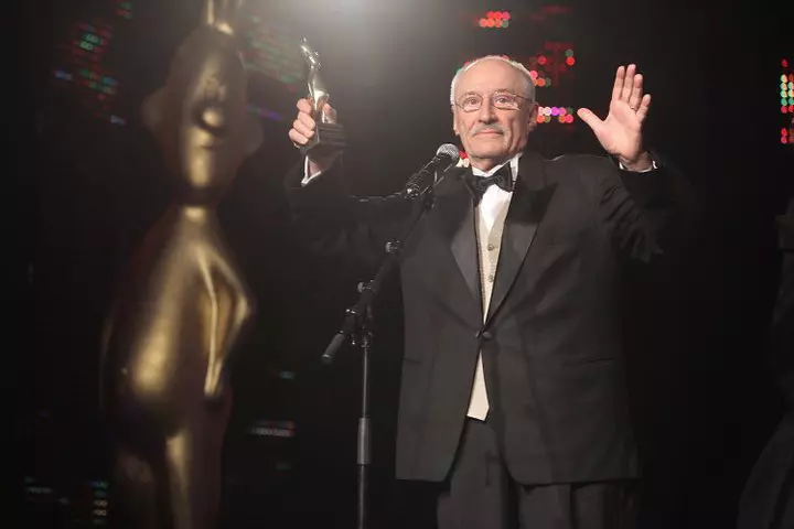 205549_2020665555092_3565897_n