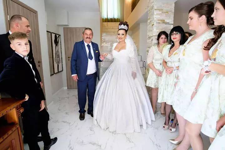 Bianca Rus s-a măritat după o lună de relaţie