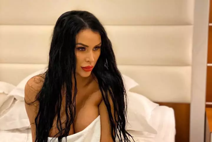 daniela-crudu-bani-6