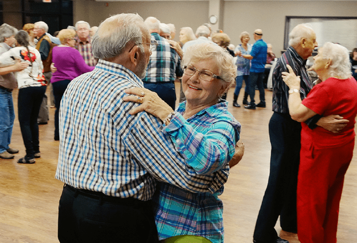 Îl ții ascuns de ochii tuturor? De ce o relație secretă este atât de incitantă