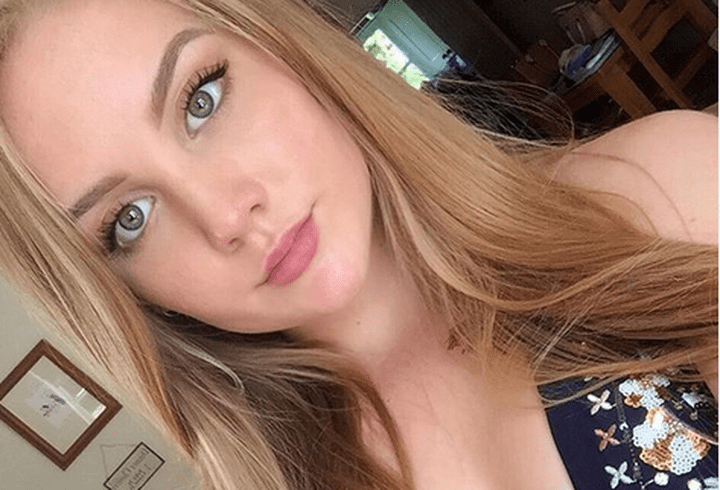 Un influencer de 21 de ani a anunțat că a fost testat pozitiv pentru coronavirus. Rezultatul vine la câteva zile după ce a lins o toaletă