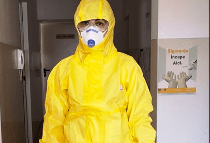 Mesajul unei tinere infectate cu noul coronavirus: "Dacă cineva se gândește să își asume vreun risc, doar uitați-vă la mine. Sunt la Terapie Intensivă, nu pot să respir fără tub"