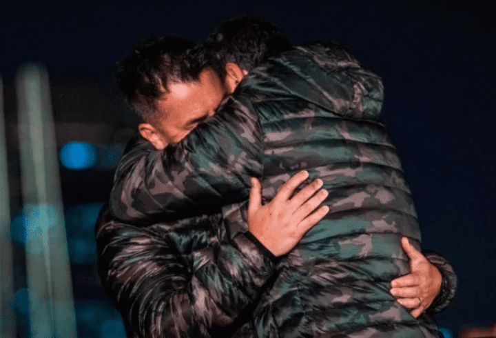 Melania Trump, într-o postură inedită. Cu lopata în mână, dar pe tocuri, Prima Doamnă a Americii plantează arbori! Imaginile au făcut înconjurul lumii