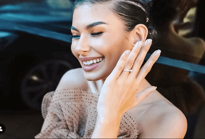 Cine este Otniela de la Bravo, ai stil! A stârnit pasiuni în showbiz