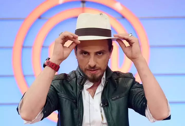 Ce operații estetice și-a făcut Maria Constantin. Arată diferit acum