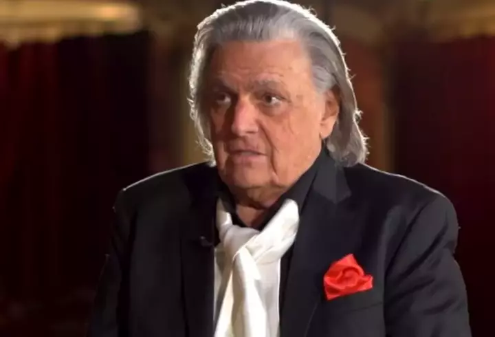 Anamaria Prodan s-a pozat în dormitor, într-un costum de baie minuscul