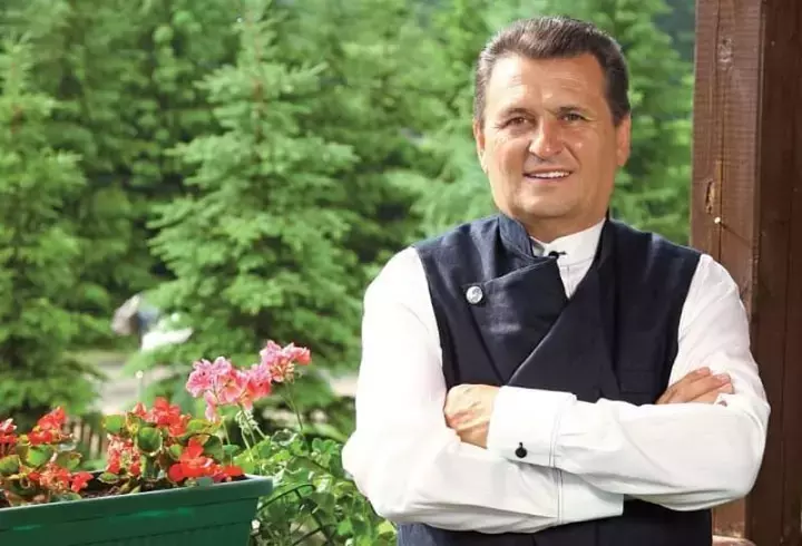 Nea-Marin-Poftiti-pe-la-noi1