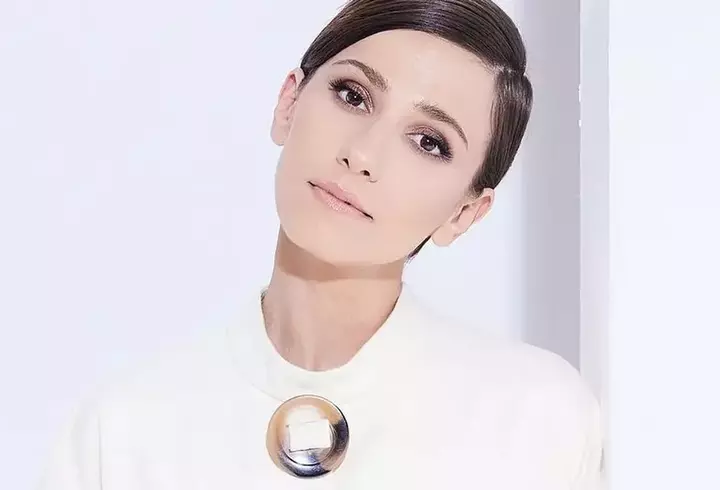 Mihaela Buzărnescu a sărit cu parașuta de la 4000 de metri în ziua în care a împlinit 34 de ani: „Sunt singura persoană care...”