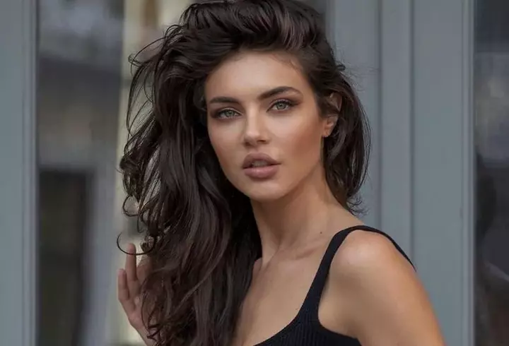 Fiica Andreei Berecleanu a apărut pe Instagram într-un costum de baie minuscul. Eva Zaharescu e foarte sexy, la 20 de ani