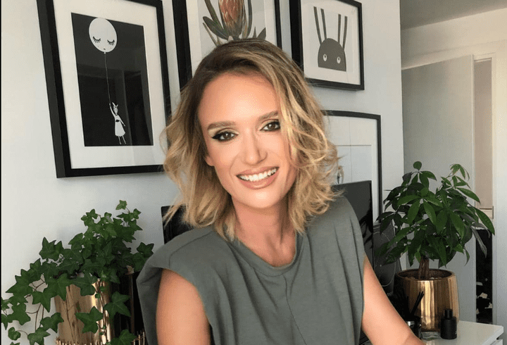 Care este numele real al lui Emily Burghelea."Dacă îți schimbi numele, îți schimbi și destinul"