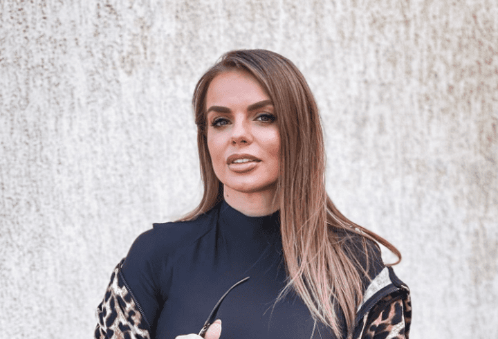 Ce vedete au datorii la Adina Buzatu. Stilista le-a dezvăluit numele: „Am vorbit și cu Alex Velea că are să-mi dea bani”