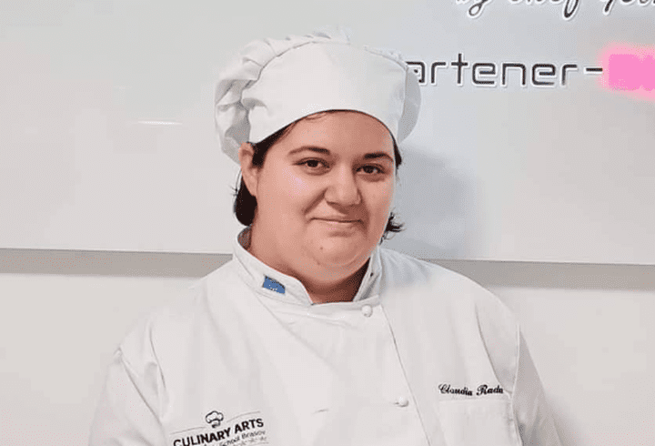 Ce vedete au datorii la Adina Buzatu. Stilista le-a dezvăluit numele: „Am vorbit și cu Alex Velea că are să-mi dea bani”