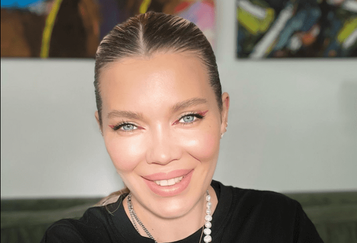 Care este numele real al lui Emily Burghelea."Dacă îți schimbi numele, îți schimbi și destinul"