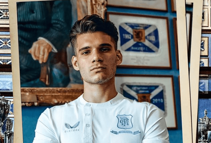 Care este numele real al lui Emily Burghelea."Dacă îți schimbi numele, îți schimbi și destinul"