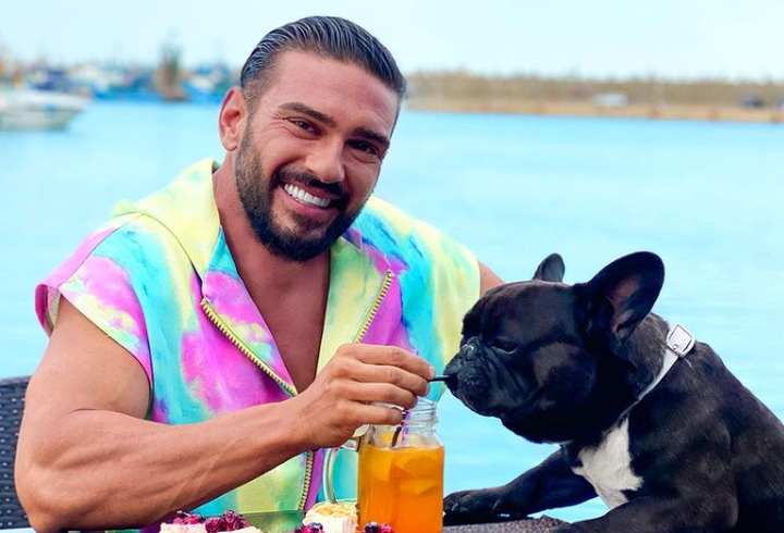 Andrei Ungureanu, Omul cu Tourette, și-a cerut iubita în căsătorie: „Îmi venea să plâng”. Imagini cu inelul de logodnă