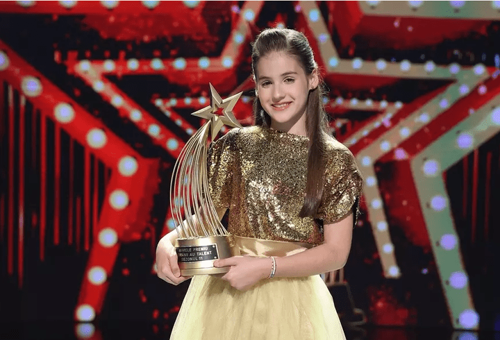 Adela Popescu a postat o imagine emoționantă cu tatăl ei. Doru Popescu și-a serbat ziua de naștere: „Te iubim”