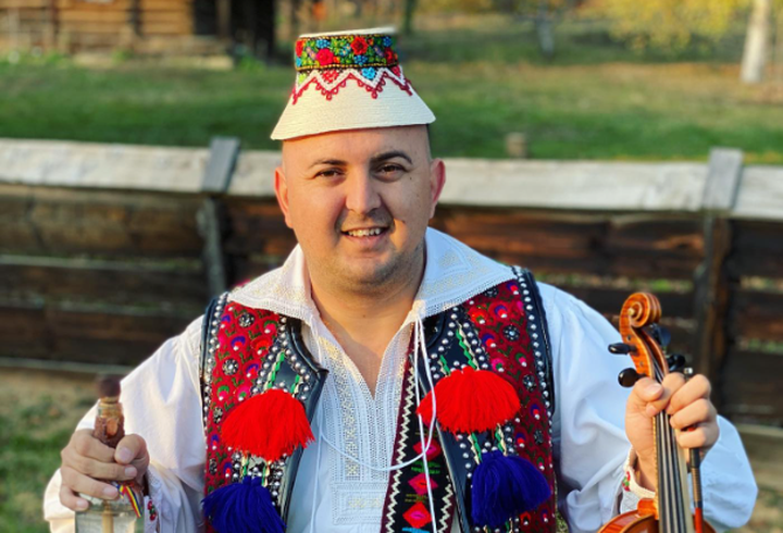 Ce legătură există, de fapt, între Pepe și Lolrelai: „E primul bărbat care mi-a cântat...”