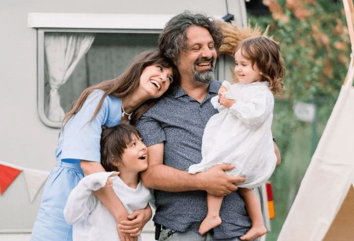 Maria, fiica adoptată de Victor Ponta și Daciana Sârbu, a împlinit 8 ani: "Familia ta este aici pentru tine"