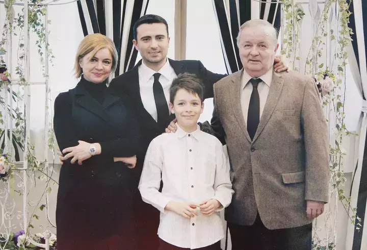 cristina-topescu-mai-are-un-doi-frati-vitregi.-cine-sunt-copiii-lui-cristian-topescu-2