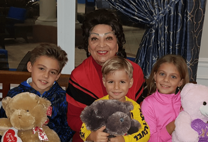 Cât costă hainele create de Bianca Drăgușanu: "Am început să cresc prețurile, asta e inflația în România"