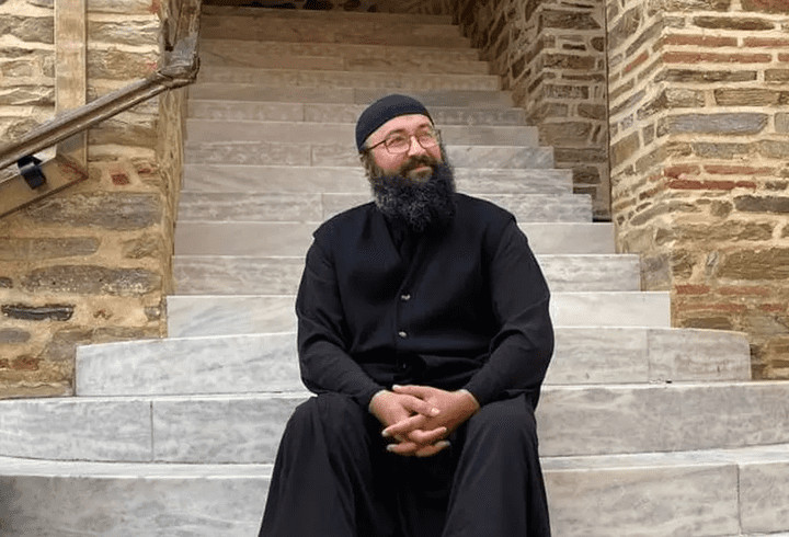 Cât costă casa natală a lui Arsenie Boca. Gigi Becali nu o mai cumpără