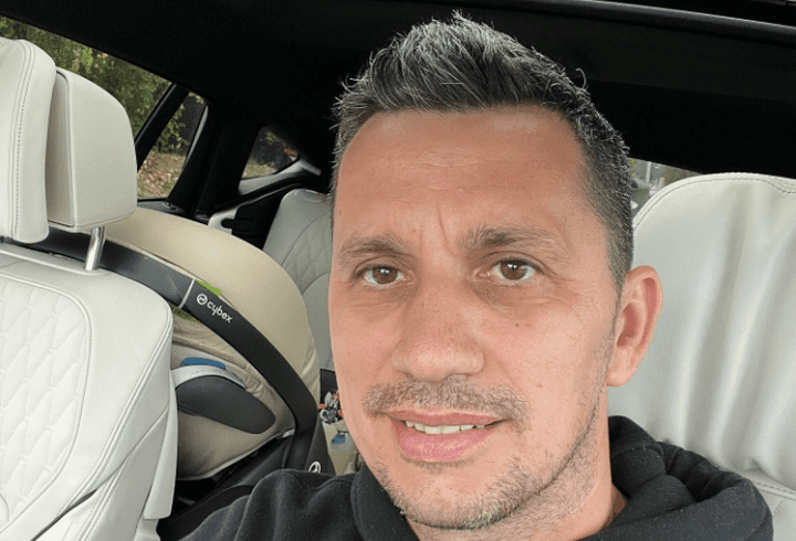 Ce făcea Corneliu Vadim Tudor în fiecare an, de 1 Decembrie: „Pentru  țara mea îmi dau viața!"