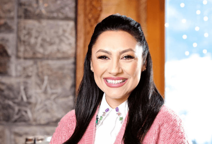 Oana Roman, ședință foto de Crăciun alături de Marius Elisei și fiica lor: "Este al 9-lea an împreună"