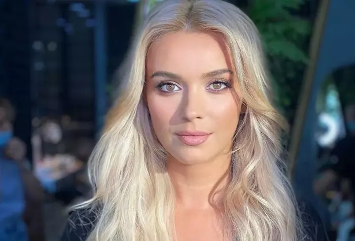 „Peste cadavrul meu”. Narcisa Suciu nu a acceptat ca tatăl ei să-și refacă viața, după moartea mamei