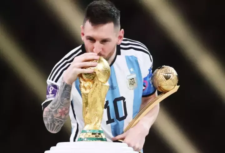 imagini-virale-cu-mama-lui-messi-dupa-ce-argentina-a-castigat-cupa-mondiala