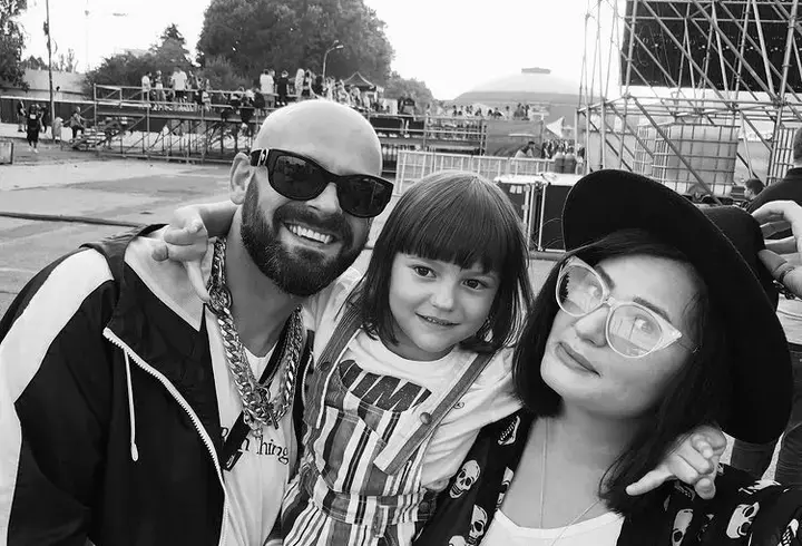 sotia-lui-nosfe-fotografie-emotionanta-cu-regretatul-artist-si-fiica-lor