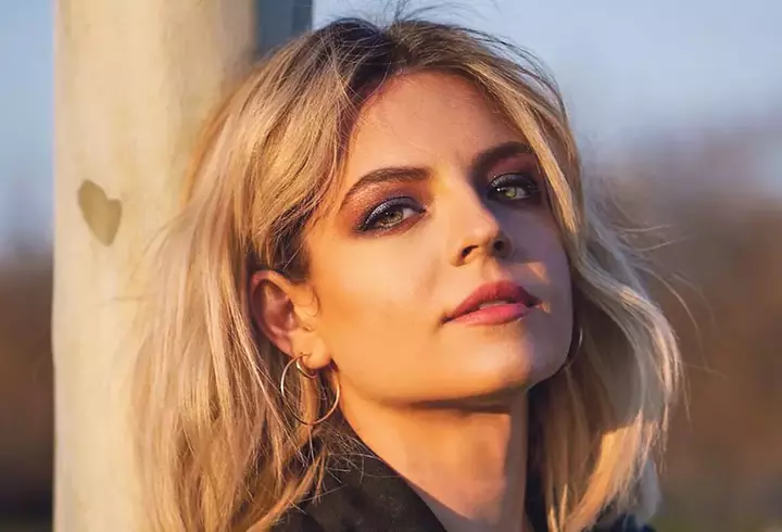 Cum s-a îmbrăcat Nadia Comăneci la Grammy 2023 și cine a însoțit-o. A atras toate privirile pe covorul roșu!