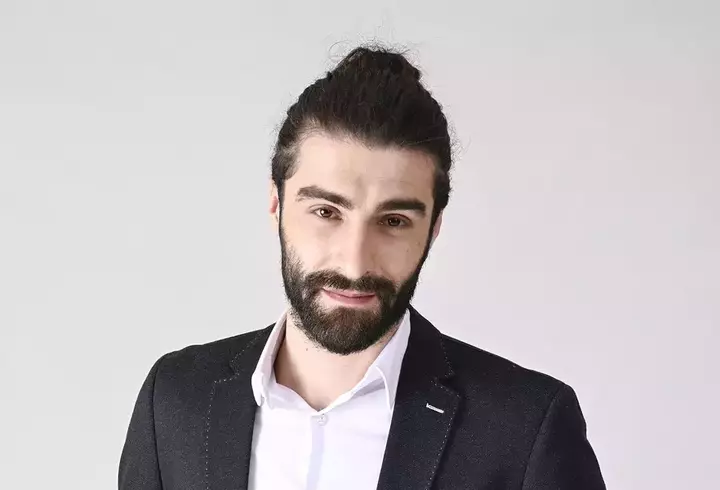 Cum s-a îmbrăcat Nadia Comăneci la Grammy 2023 și cine a însoțit-o. A atras toate privirile pe covorul roșu!
