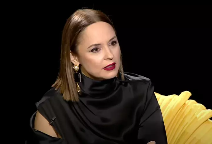 Cum arată Dana Săvuică după operația de micșorare a sânilor. S-a fotografiat în sânii goi, bandajați: "Mă uit și îmi place ce văd"