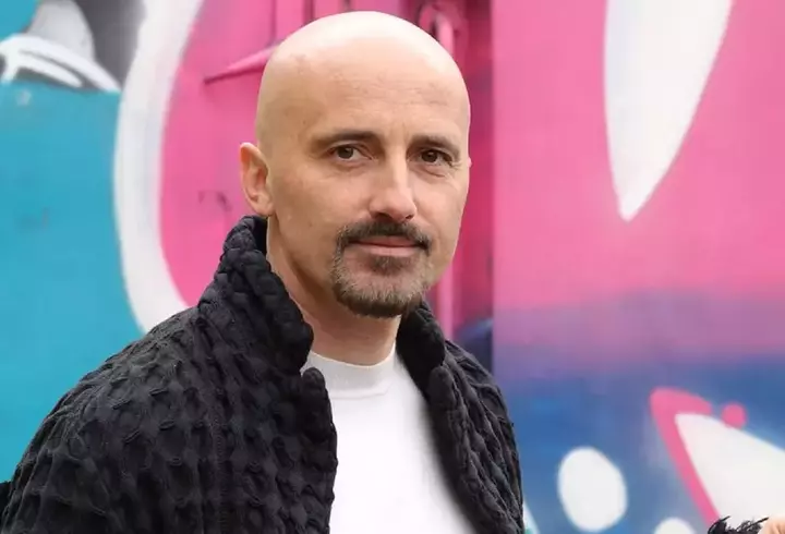 Cum arată casa lui Denis Roabeș de la The Motans. Ce obiect inedit are în living: „Îmi aduce mereu aminte cine sunt”