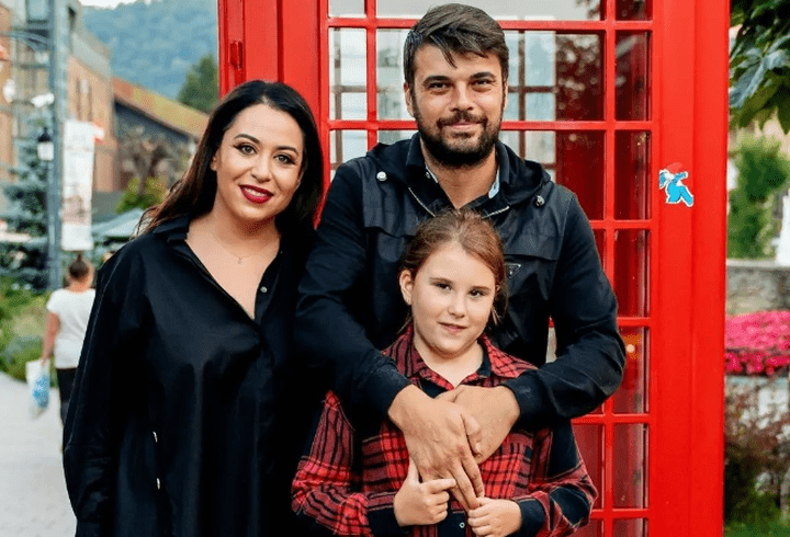 Oana Roman, replică acidă după ce sora ei, Catinca, a numit-o bolnavă și a acuzat-o că minte în privința cheltuielilor pentru mama lor: „Eu sunt bolnavă? Nu mai las pe nimeni să mă calce în picioare”