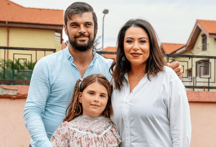 Oana Roman, replică acidă după ce sora ei, Catinca, a numit-o bolnavă și a acuzat-o că minte în privința cheltuielilor pentru mama lor: „Eu sunt bolnavă? Nu mai las pe nimeni să mă calce în picioare”