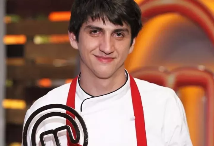 George Nicolescu, artistul din "Epoca de aur", născut orb, nu mai are voie să cânte din cauza problemelor de sănătate: "Sunt bolnav, mă dor, merg greu"
